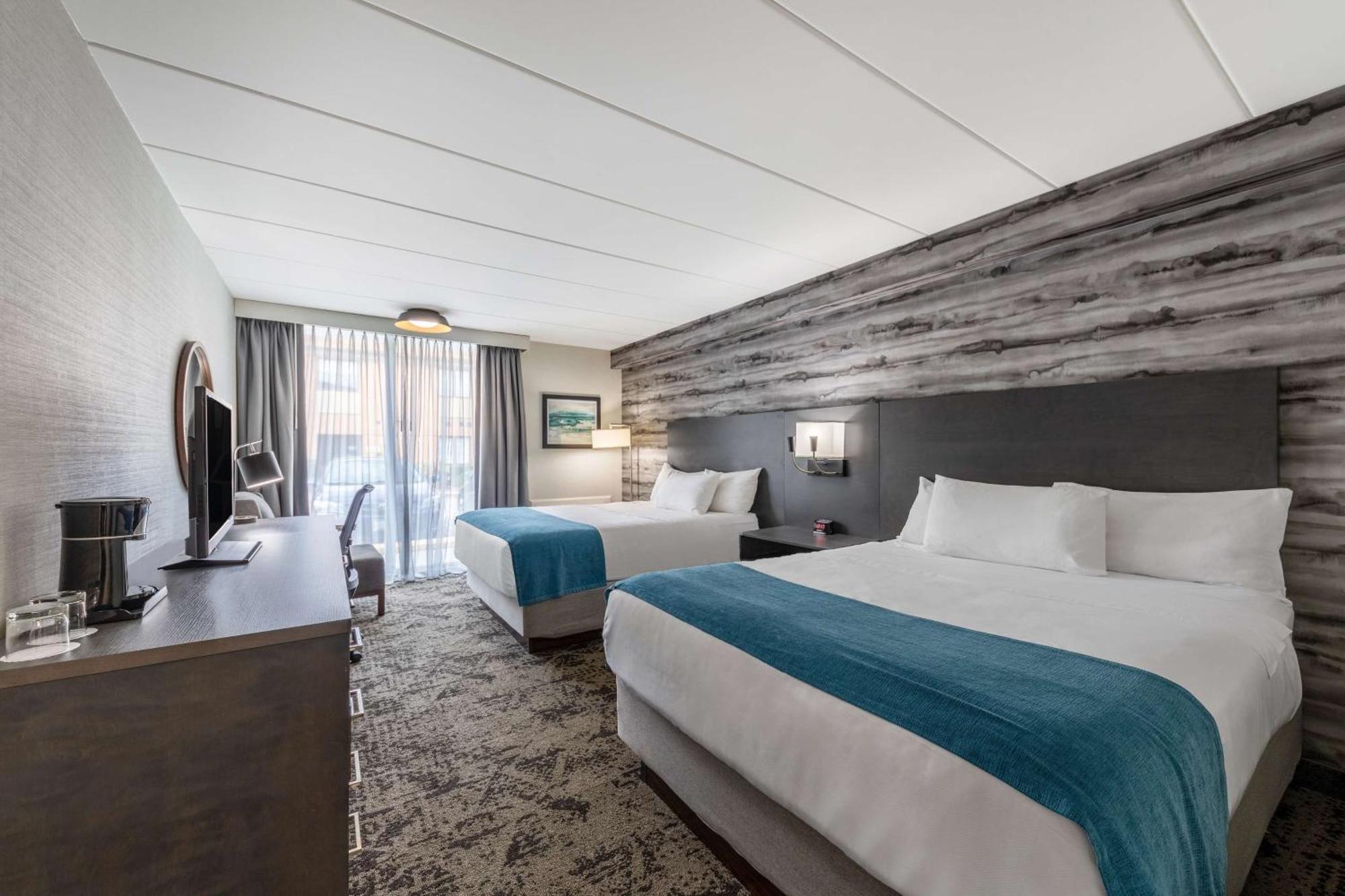 Western Parkway Toronto North 3*