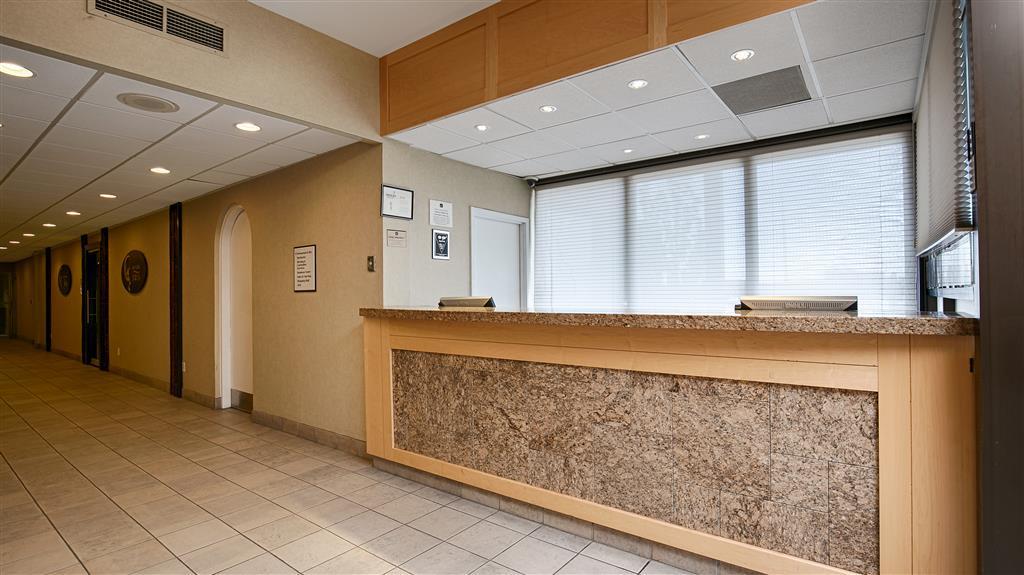 Western Parkway Toronto North Hotel