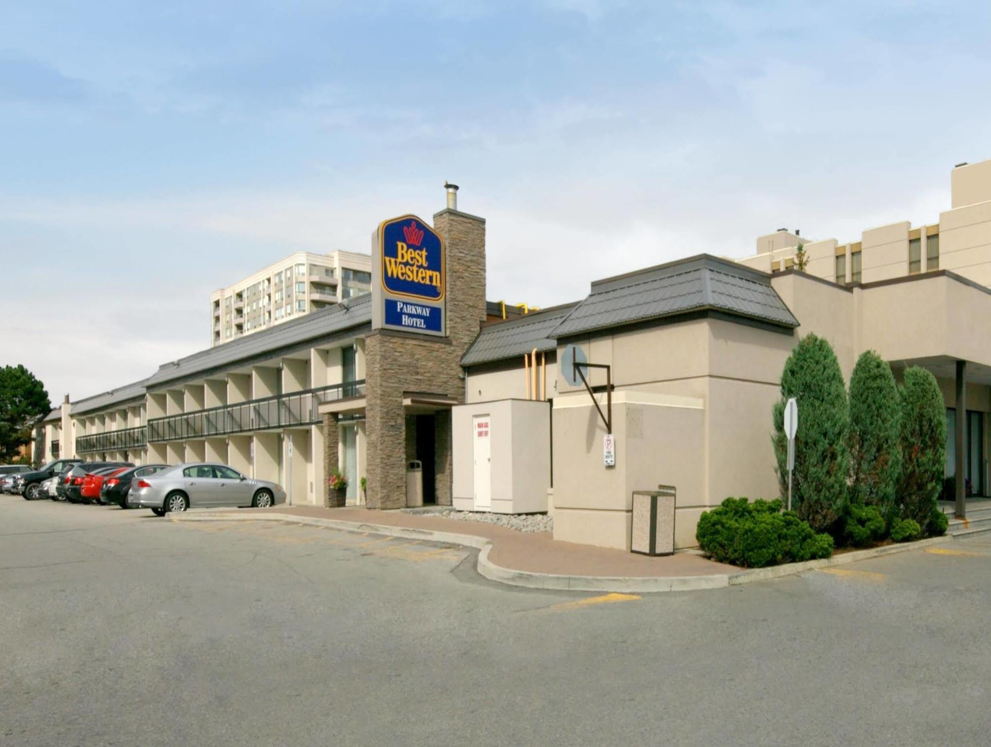 Western Parkway Toronto North Hotel 3*