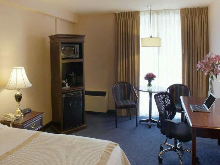 Western Parkway Toronto North Hotel Colline De Richmond